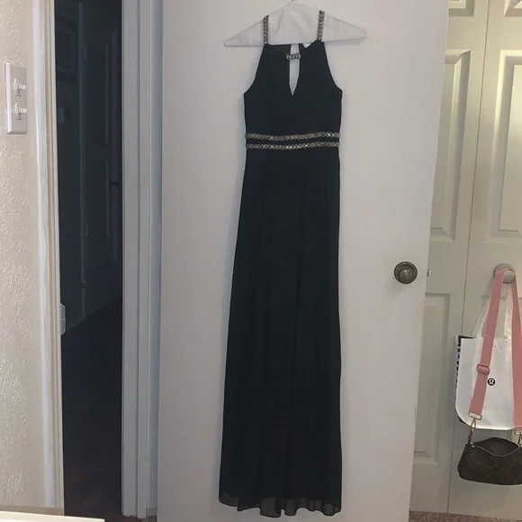 Black Gianni Bini formal dress - Picture 2 of 5